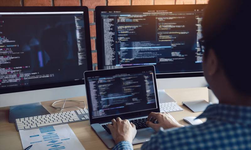 数据科学选型:R与Python如何赋能盘龙区网站建设?